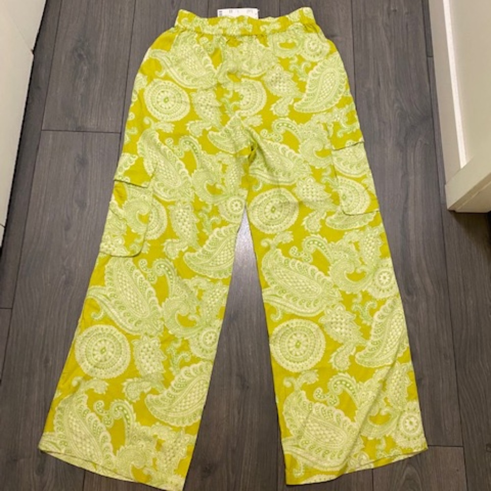Urban Outfitter Sophie Printed Paisley Yellow Pull On Cargo Pants Size L - Picture 8 of 10